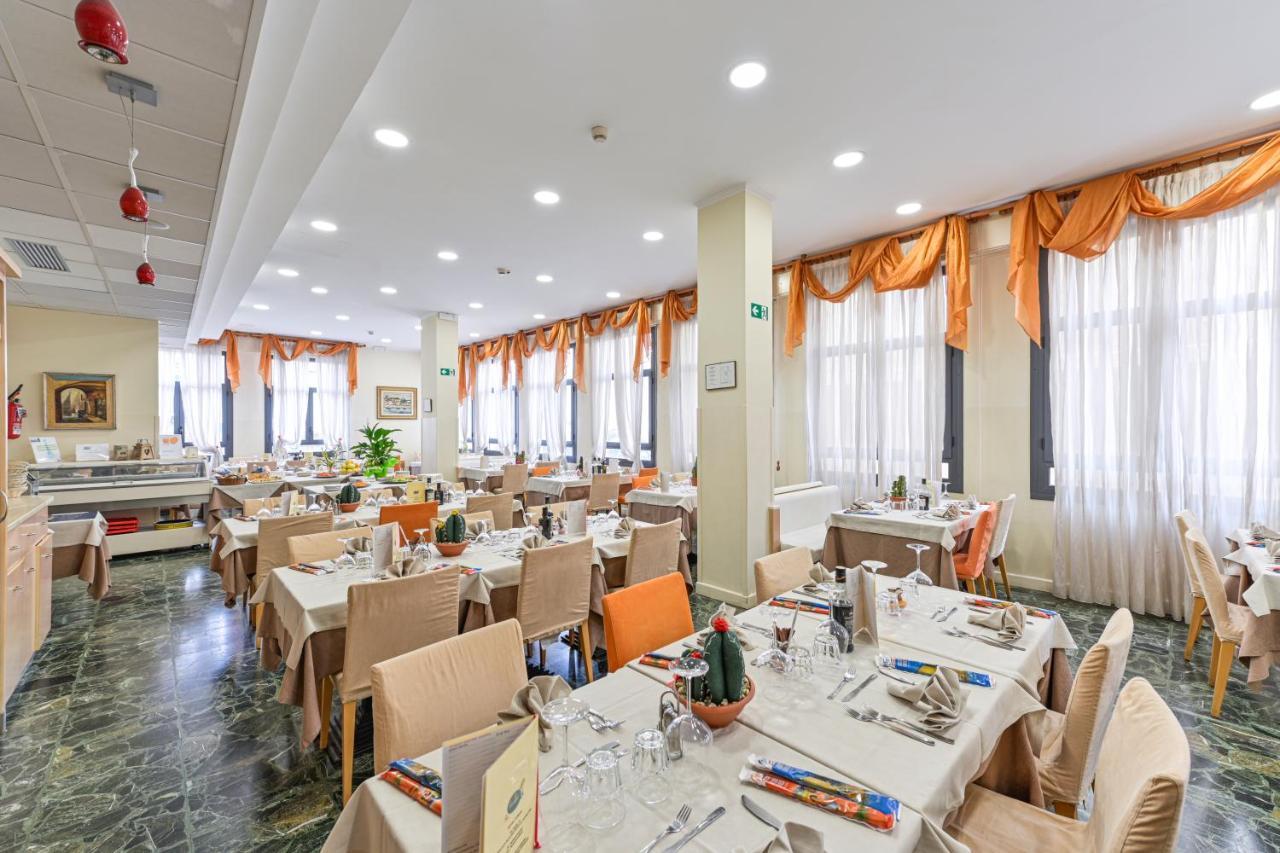 Hotel Europa San Bartolomeo Al Mare Εξωτερικό φωτογραφία