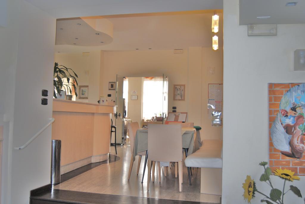 Hotel Europa San Bartolomeo Al Mare Εξωτερικό φωτογραφία